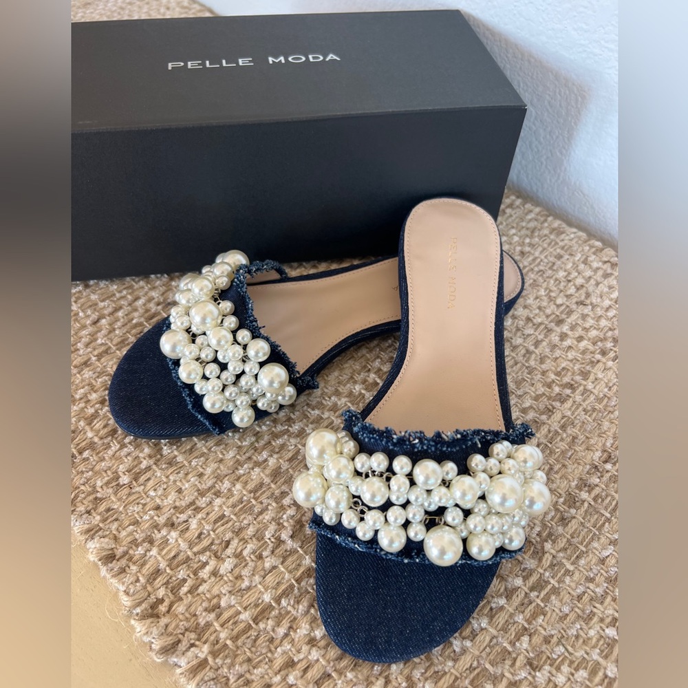 Pelle Moda Bayer Imitation Pearl Slide Sandal